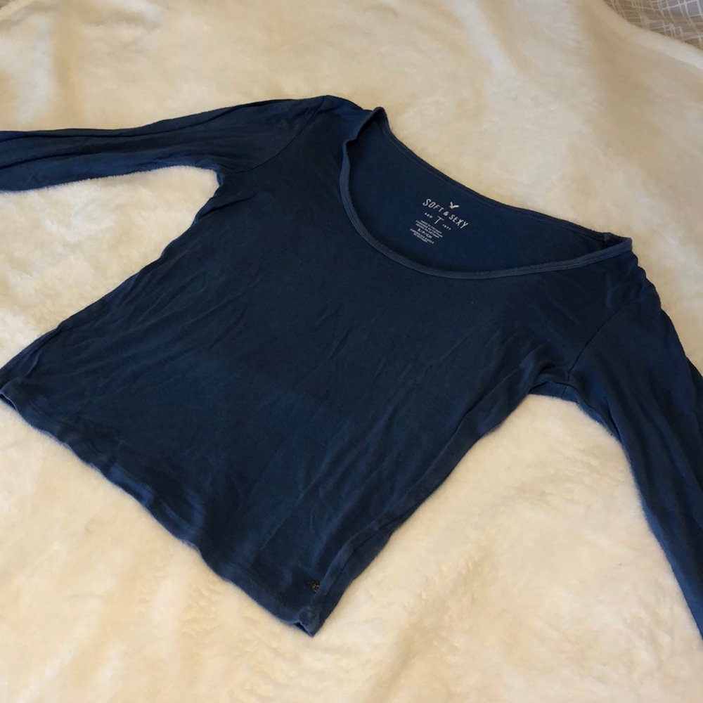 Long sleeve shirt.